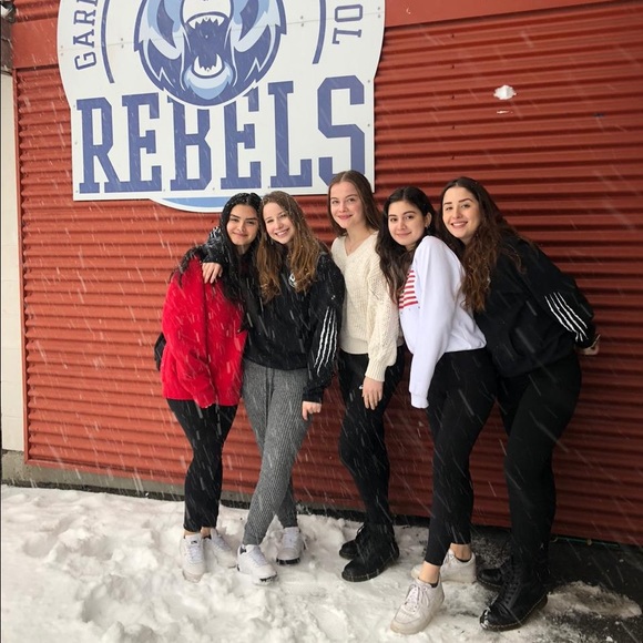 Meet your Posher, Basak - Picture 1 of 1